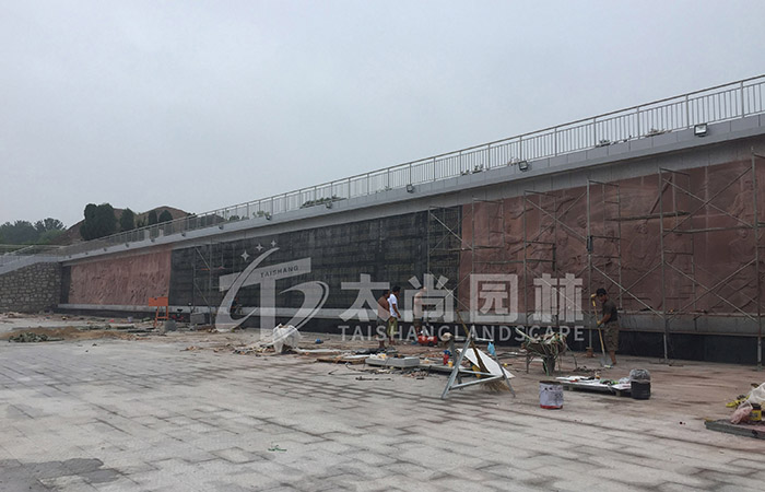 鸿运国际园林 义士浮雕